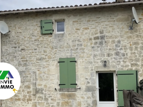 Maison en pierre à Sansais avec jardin, terrasse et parking, idéal primo-accédants ou investisseurs