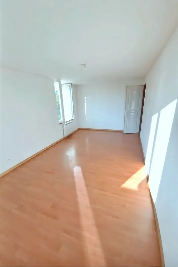 Maison familiale de 150 m² à vendre à Vellexon-Queutrey-Et-Vaudey 