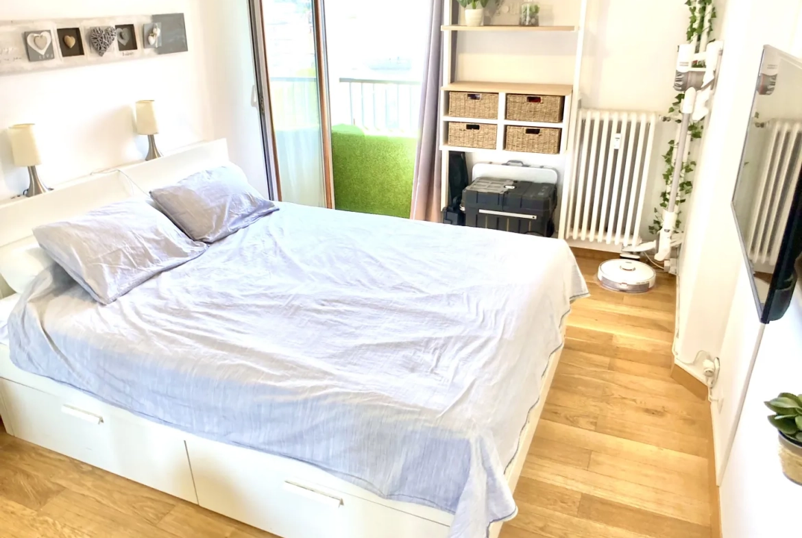 Appartement rénové de 3 pièces à vendre en centre-ville d'Hyeres 