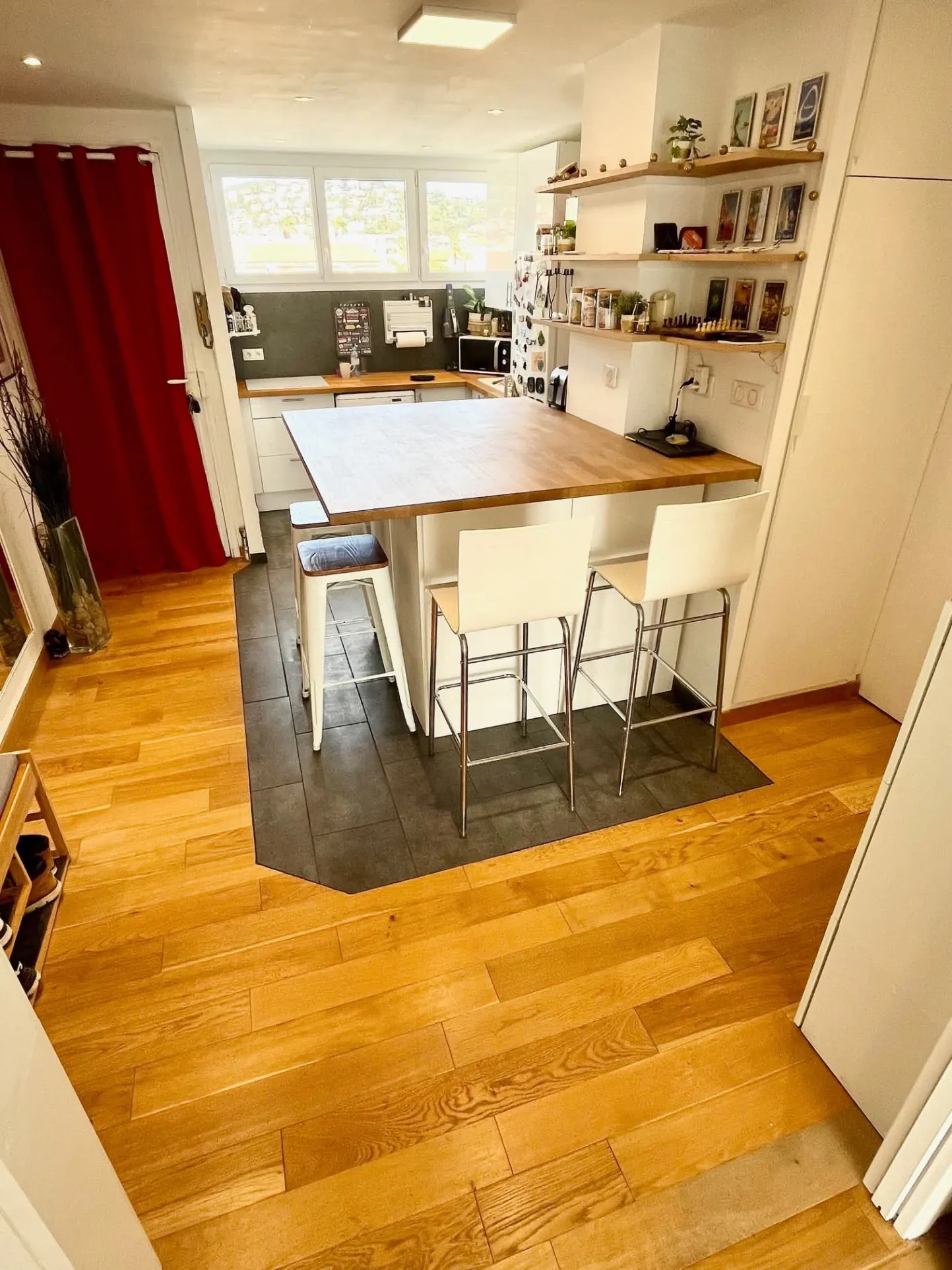 Appartement rénové de 3 pièces à vendre en centre-ville d'Hyeres 