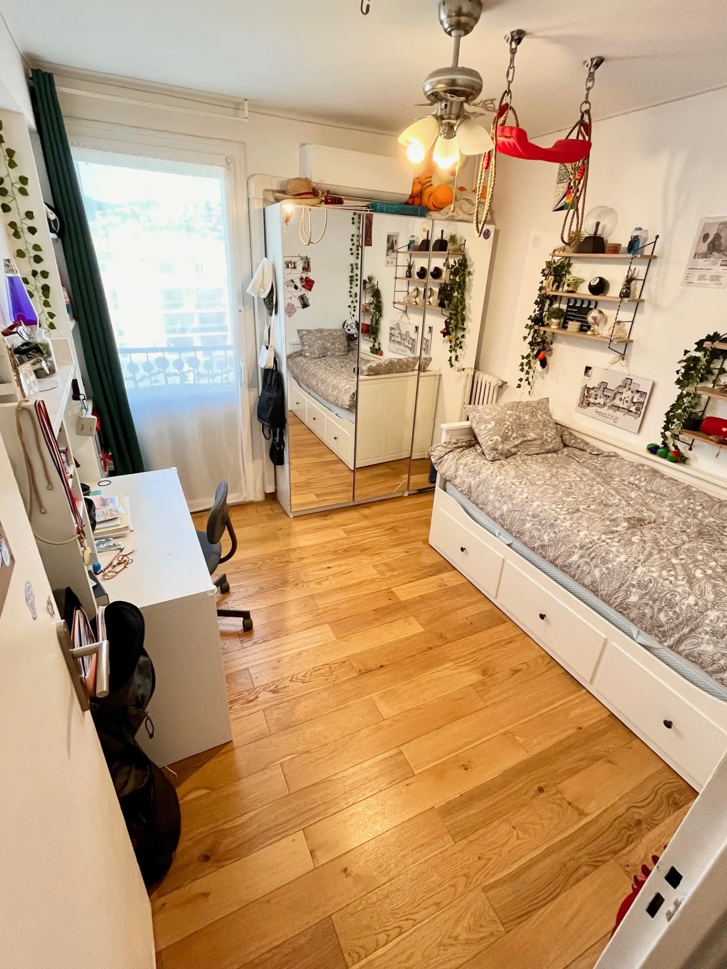Appartement rénové de 3 pièces à vendre en centre-ville d'Hyeres 