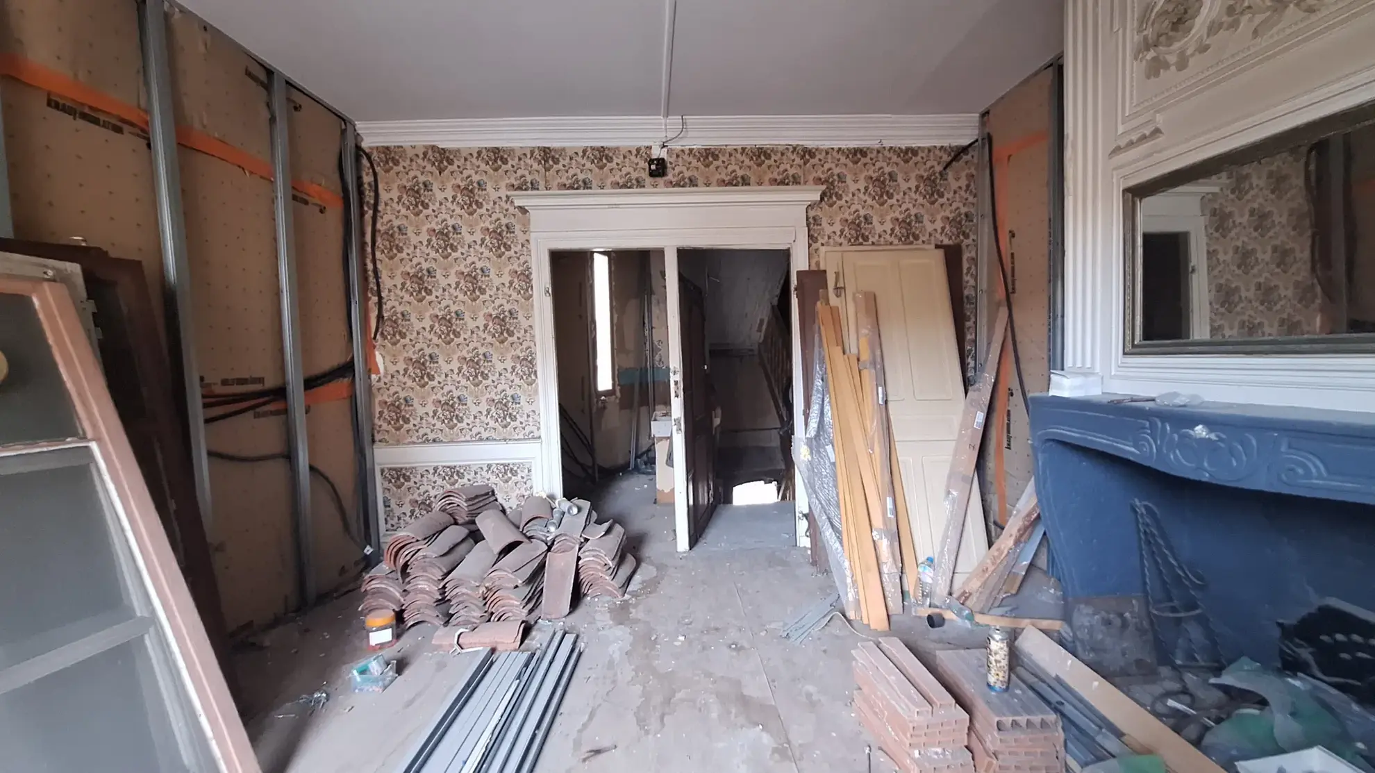Immeuble à Thiers de 140 m² avec local commercial loué – Investissement rentable 