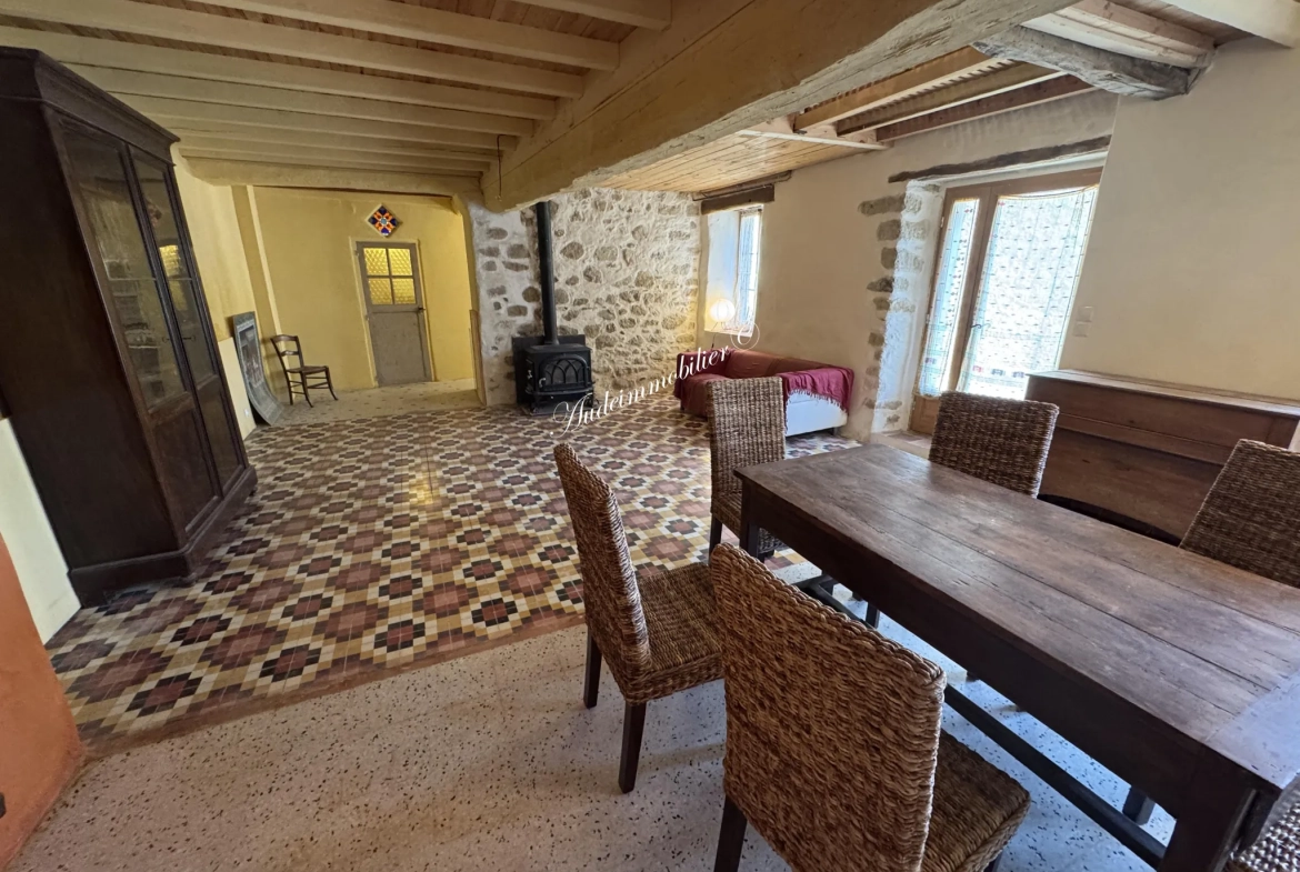 Maison de village rénovée avec cave viticole proche de Limoux 