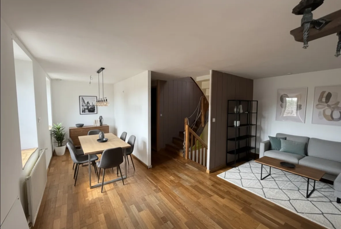 Maison à vendre à Saint Derrien, 5 pièces, 155 m² avec dépendance et vue nature 