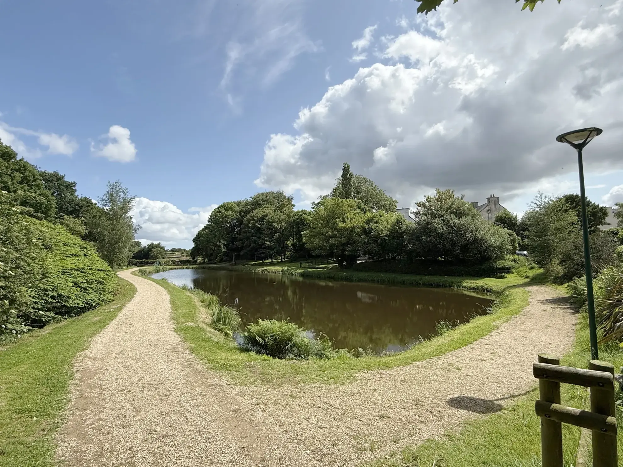 Maison à vendre à Saint Derrien, 5 pièces, 155 m² avec dépendance et vue nature 
