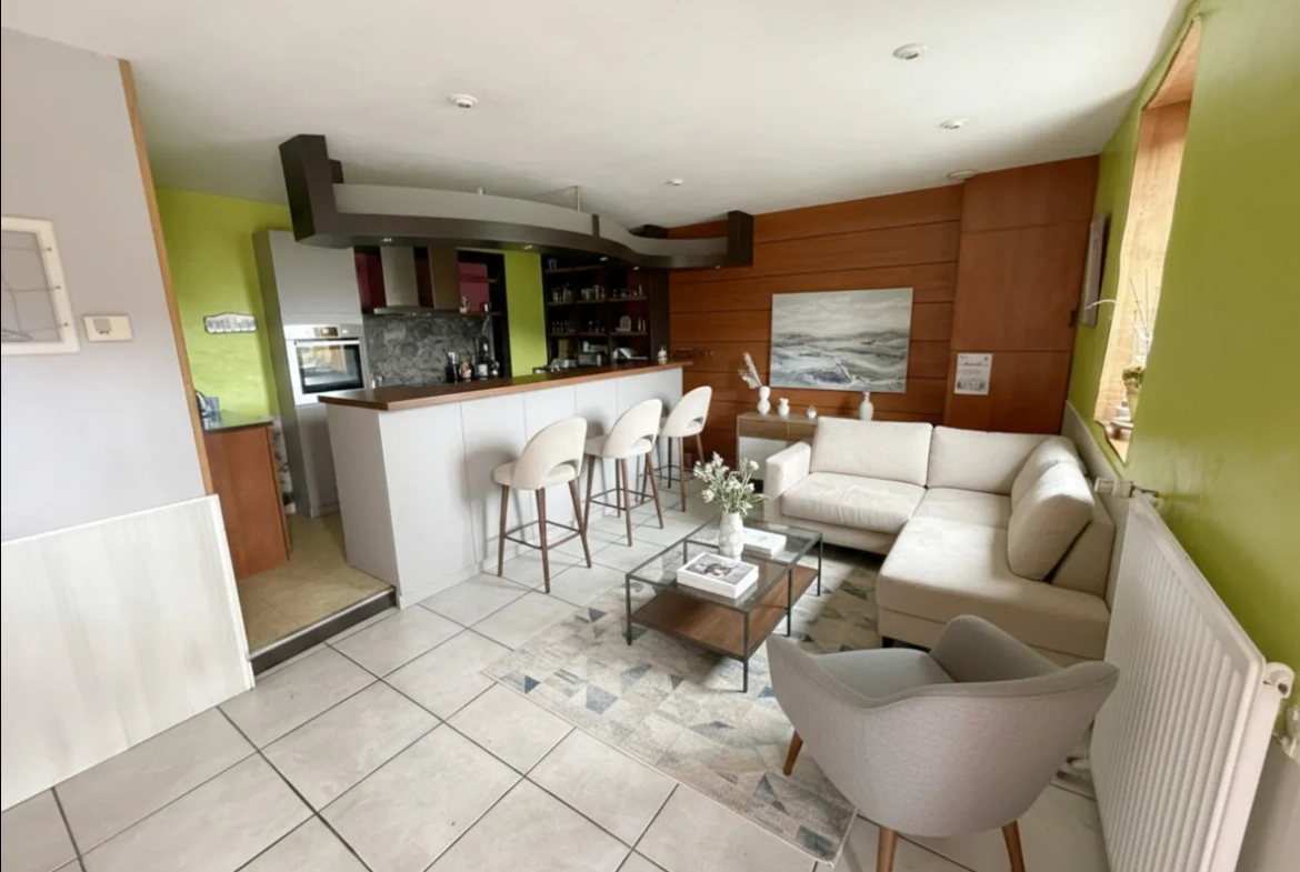 Maison à vendre à Saint Derrien, 5 pièces, 155 m² avec dépendance et vue nature 