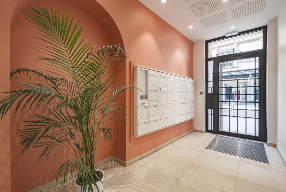 Appartement T2 rénové en plein centre de Reims avec vue imprenable 