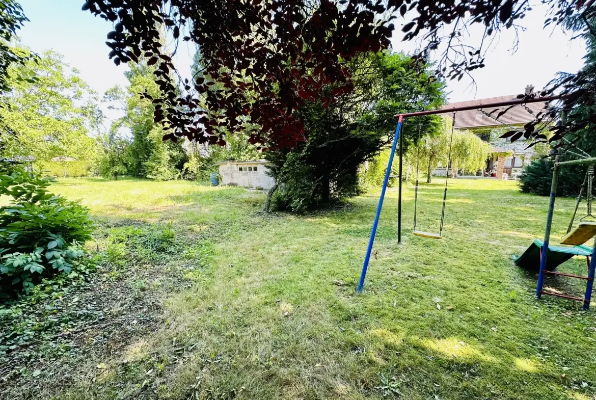 Belle maison familiale à Caudry avec 5 chambres, jardin et grand potentiel de rénovation 