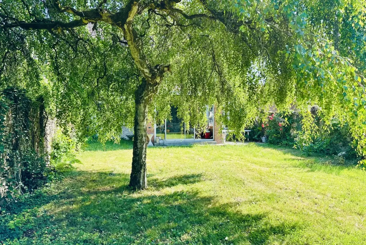 Belle maison familiale à Caudry avec 5 chambres, jardin et grand potentiel de rénovation 