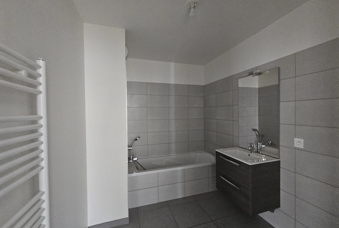 Appartement 4 pièces récent avec balcon et parking à Clermont-Ferrand 