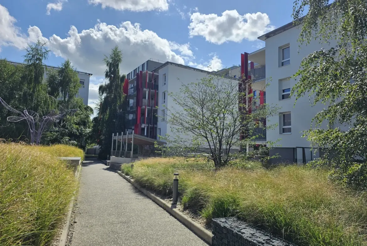 Appartement 4 pièces récent avec balcon et parking à Clermont-Ferrand 