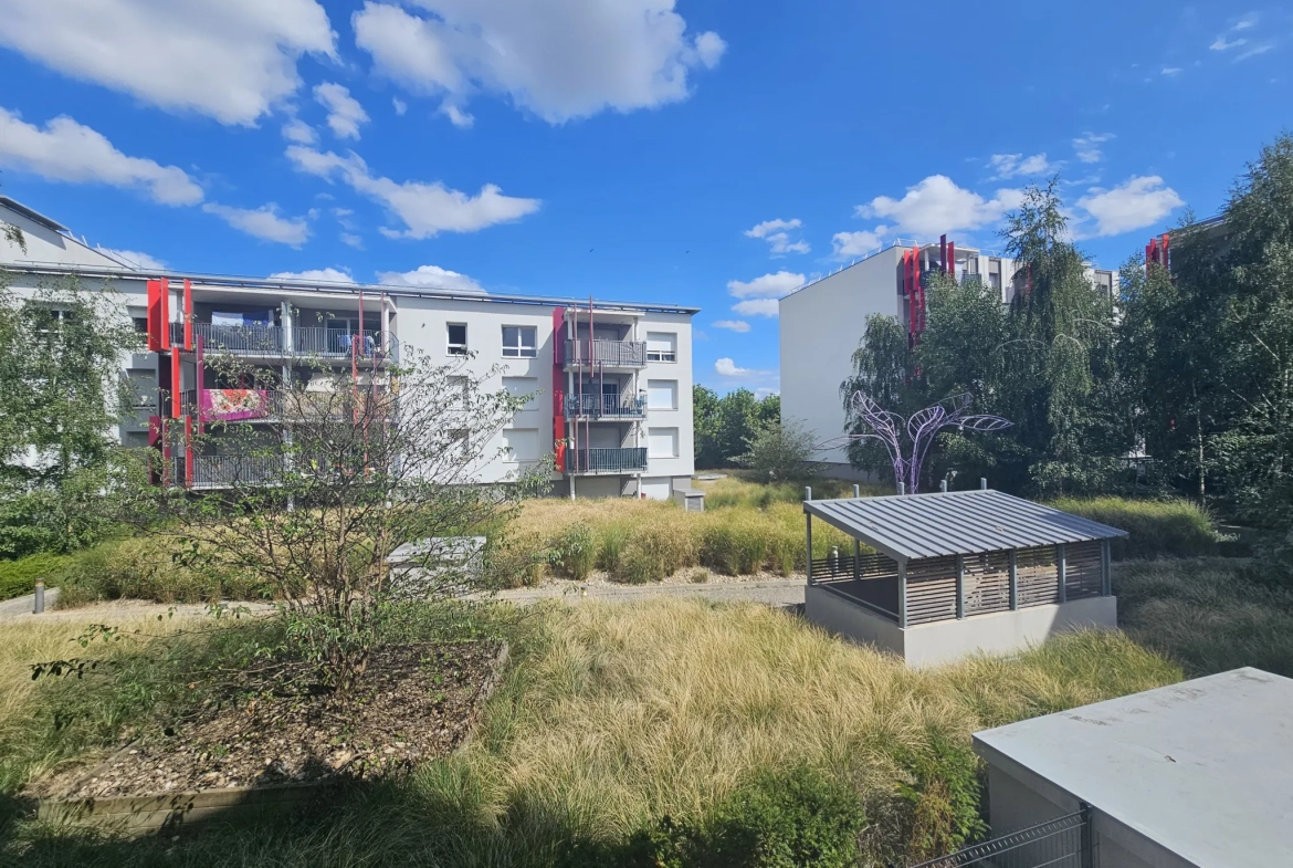 Appartement 4 pièces récent avec balcon et parking à Clermont-Ferrand 