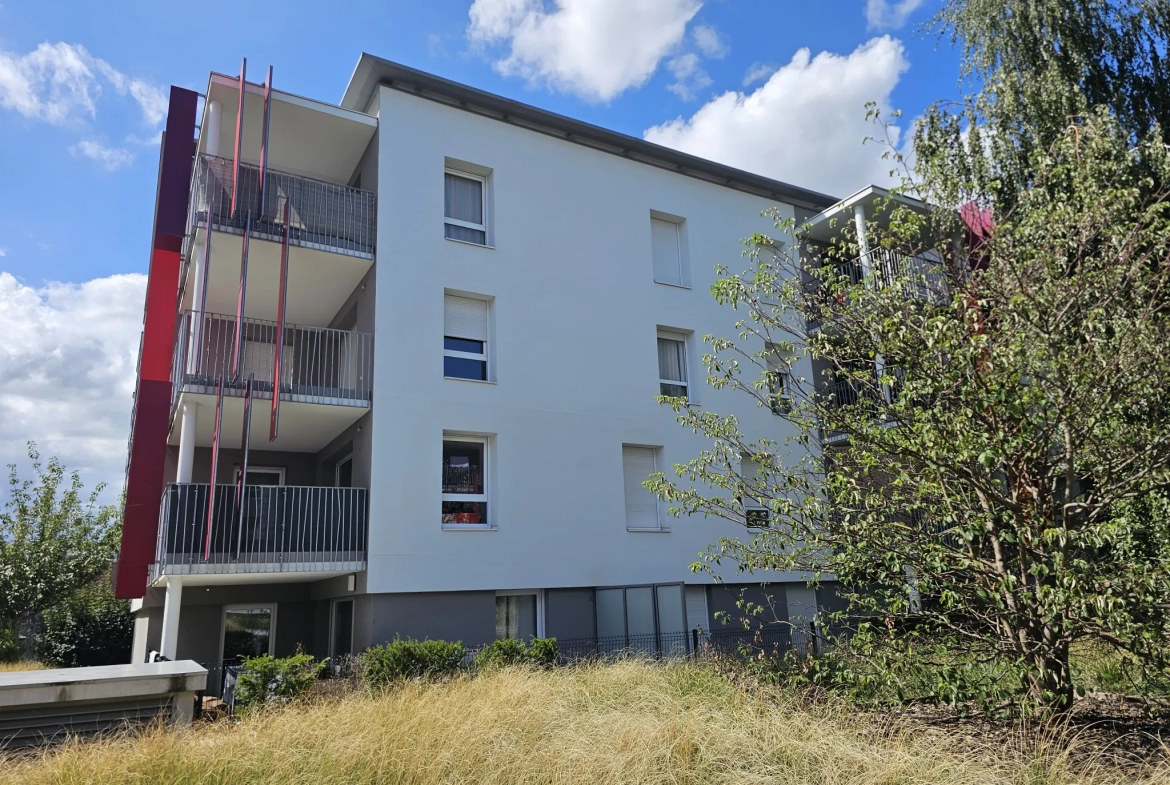 Appartement 4 pièces récent avec balcon et parking à Clermont-Ferrand 