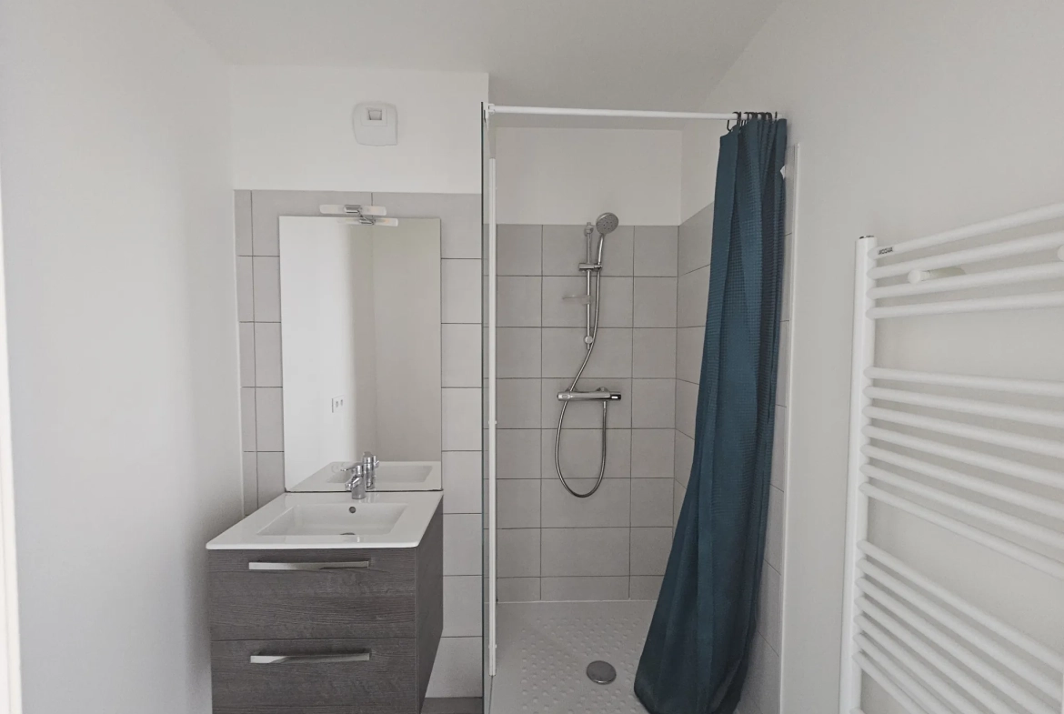 Appartement 4 pièces récent avec balcon et parking à Clermont-Ferrand 