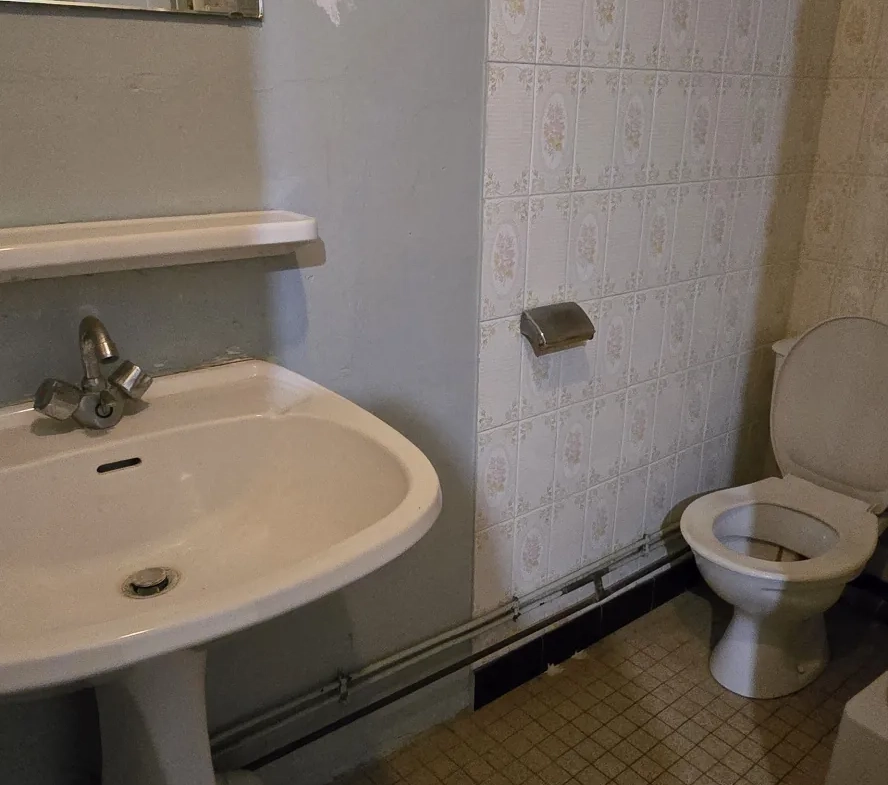Maison de village à rénover de 84 m² à Paziols - Opportunité Unique 