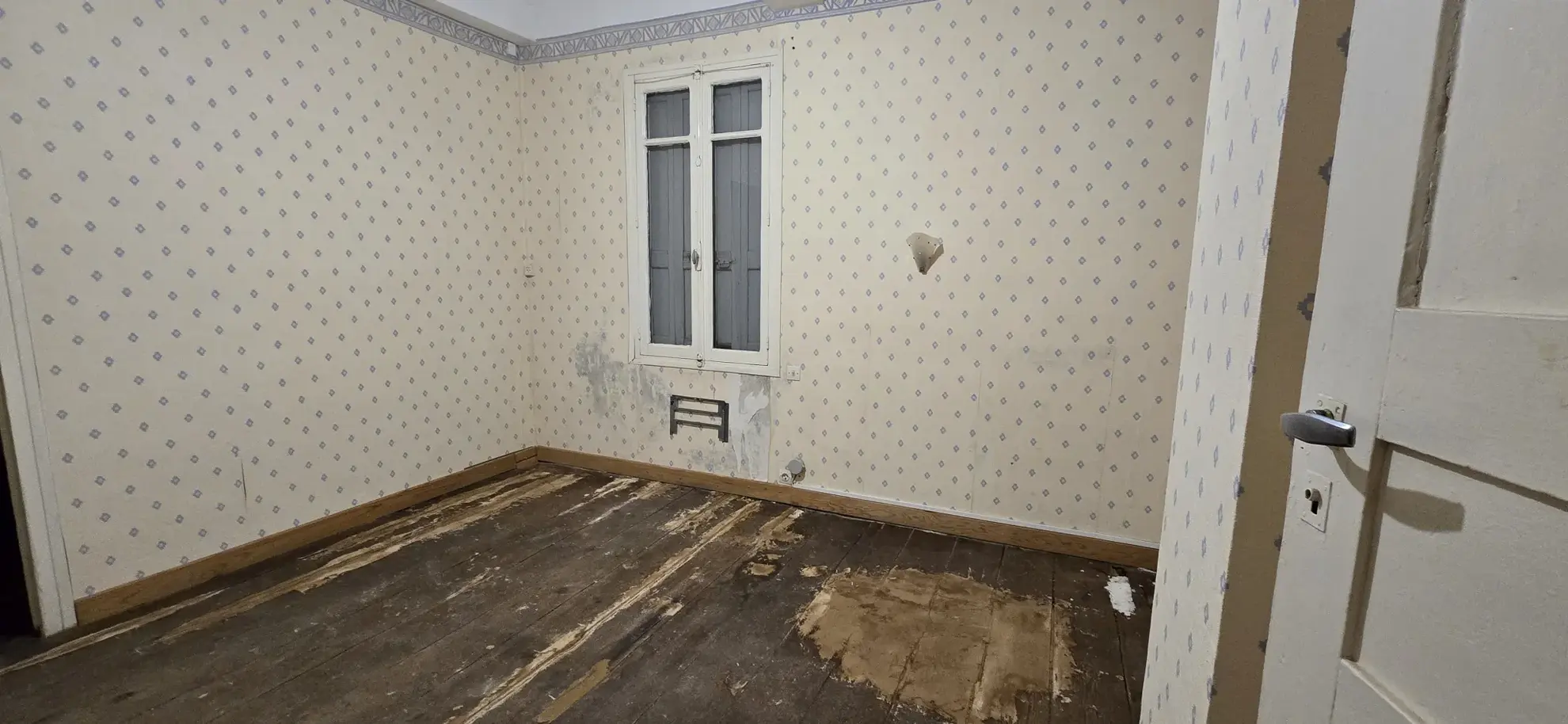 Maison de village à rénover de 84 m² à Paziols - Opportunité Unique 