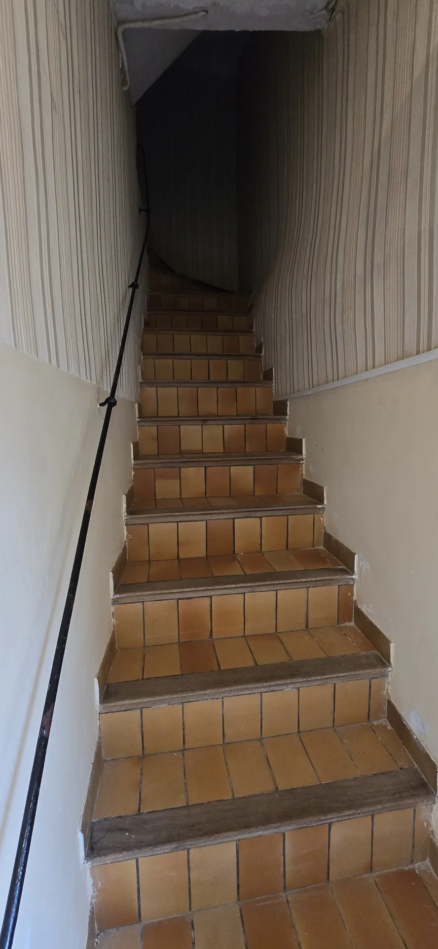 Maison de village à rénover de 84 m² à Paziols - Opportunité Unique 