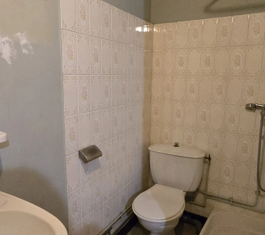 Maison de village à rénover de 84 m² à Paziols - Opportunité Unique 