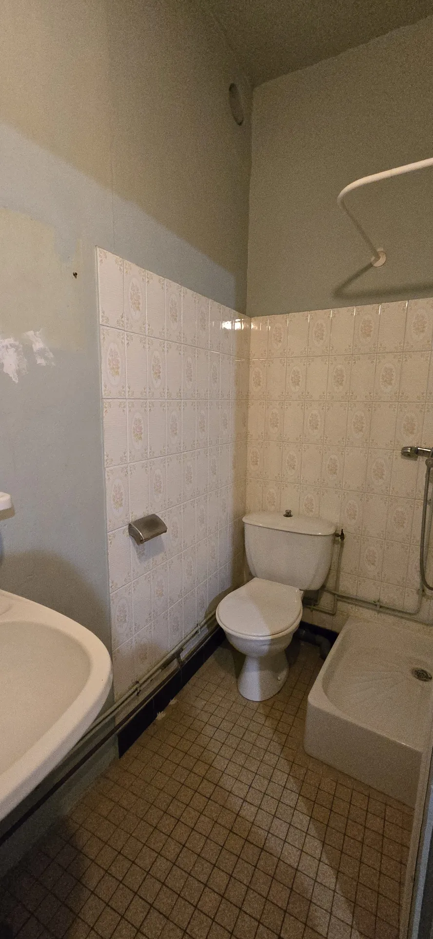 Maison de village à rénover de 84 m² à Paziols - Opportunité Unique 