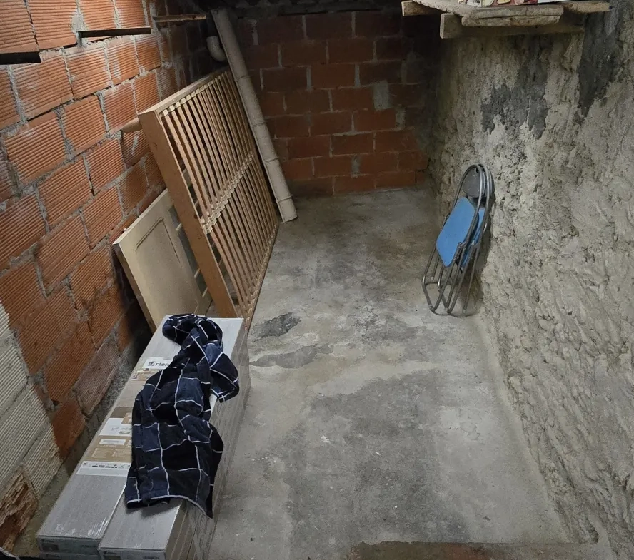 Maison de village à rénover de 84 m² à Paziols - Opportunité Unique 