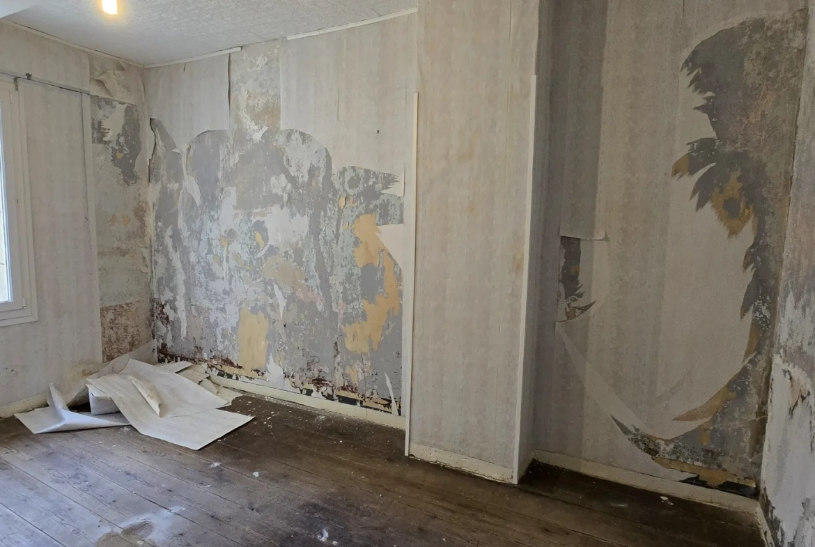 Maison de village à rénover de 84 m² à Paziols - Opportunité Unique 