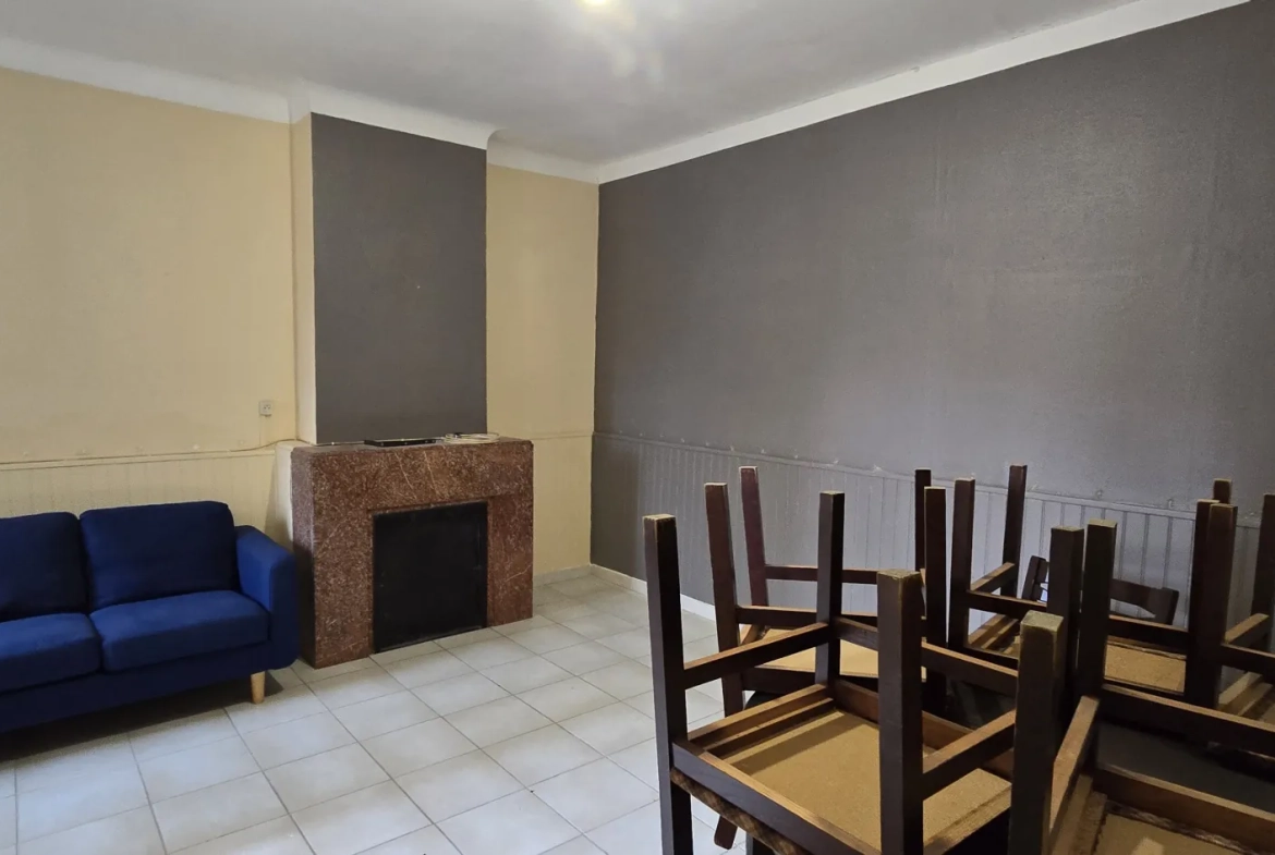 Maison de village à rénover de 84 m² à Paziols - Opportunité Unique 