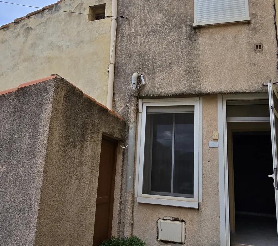 Maison de village à rénover de 84 m² à Paziols - Opportunité Unique 