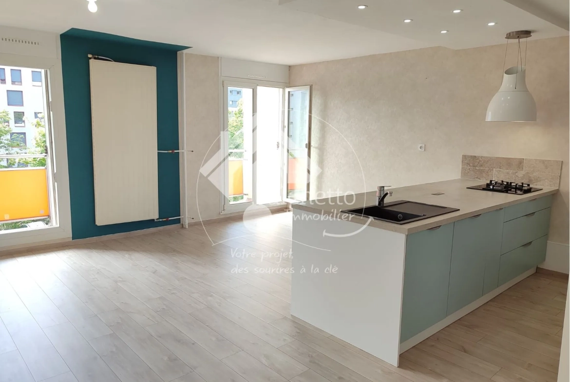 Appartement T3 rénové à Clermont-Ferrand avec balcon, cave et parking 
