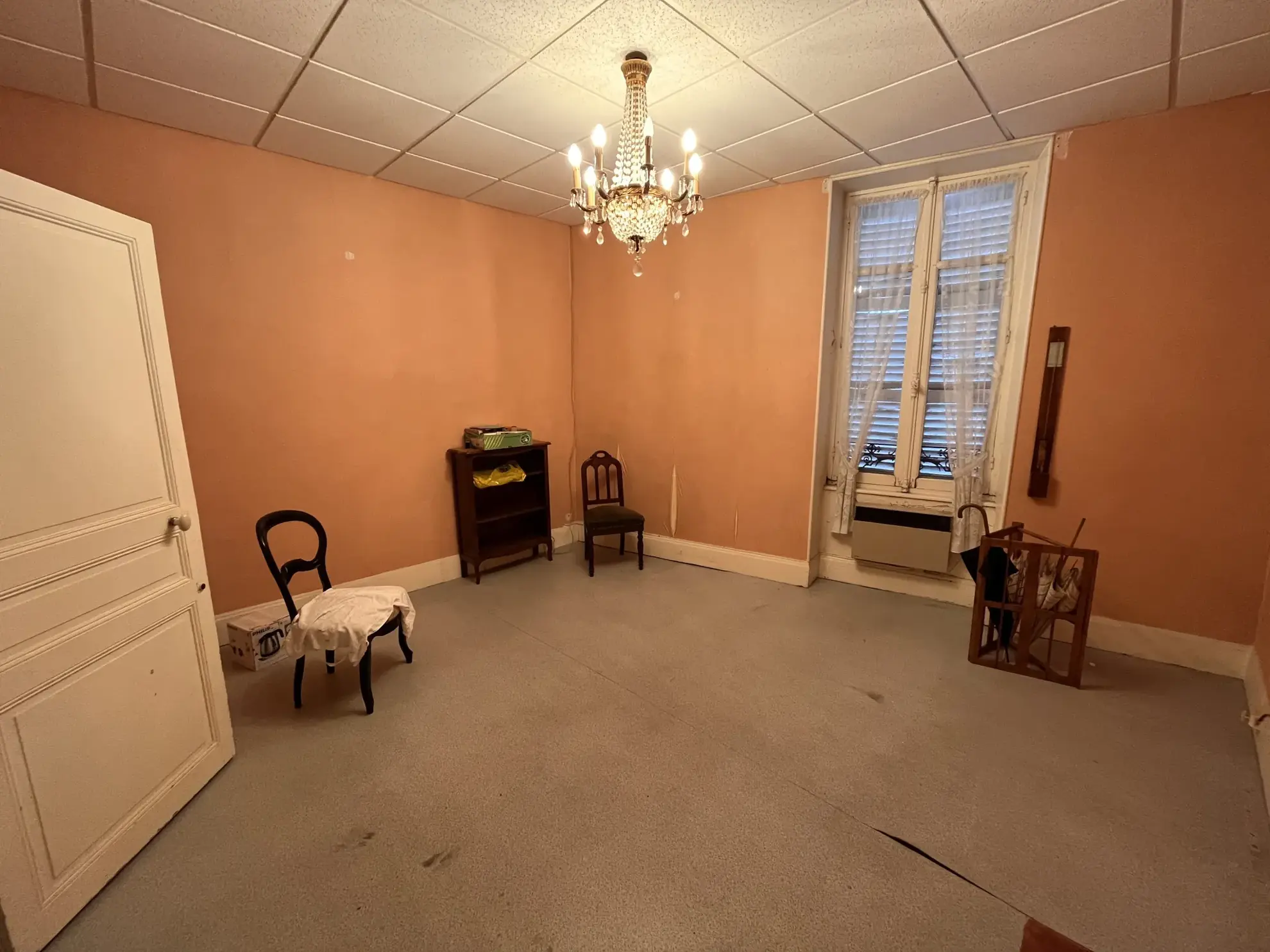Charmante maison de maître du XVe siècle à vendre dans l'Allier, avec potentiel d'indépendance des bâtiments 