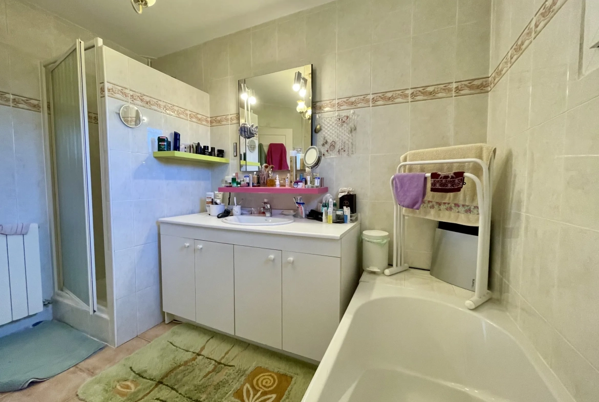 Maison de plain-pied à vendre à Libourne, idéal pour investissement ou résidence principale 