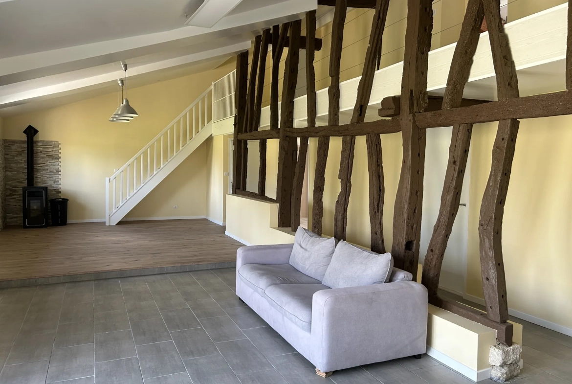 Maison moderne rénovée de 190 m² à La Réole avec terrains et équipements performants 