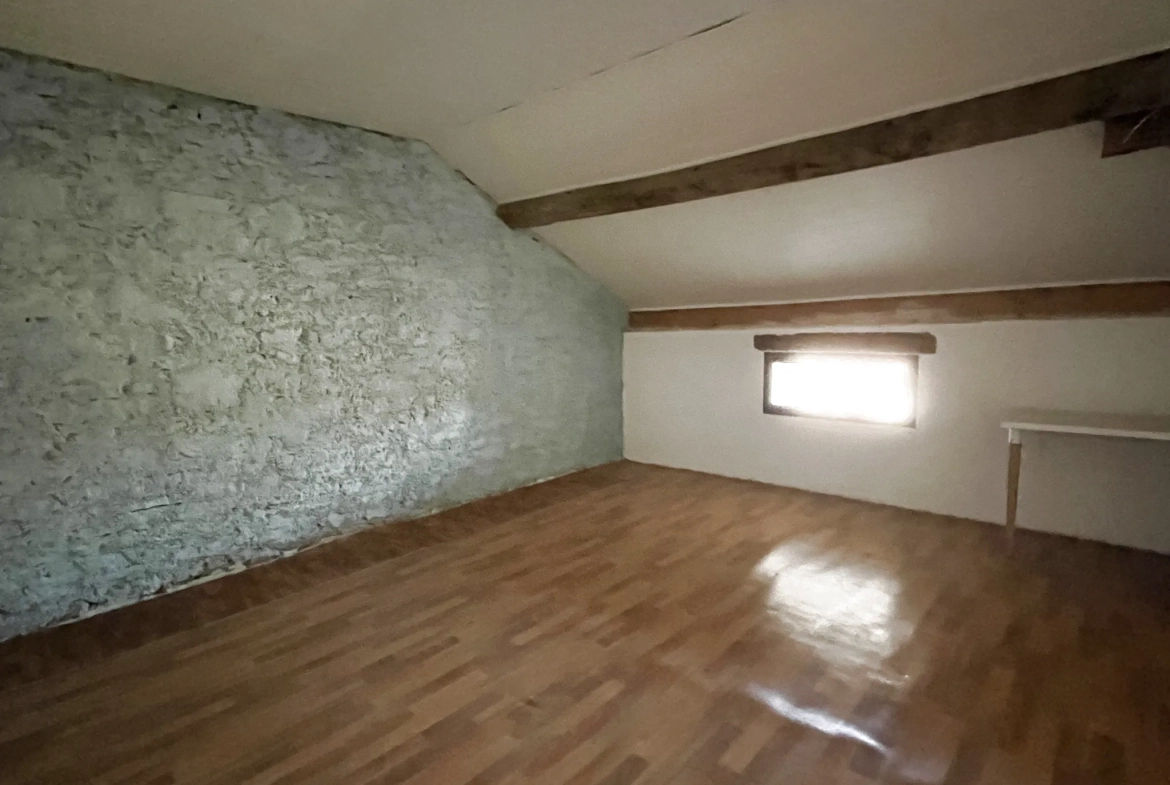 À vendre maison authentique de 156 m² à Colombey-les-Choiseul avec terrasse et volumes généreux 