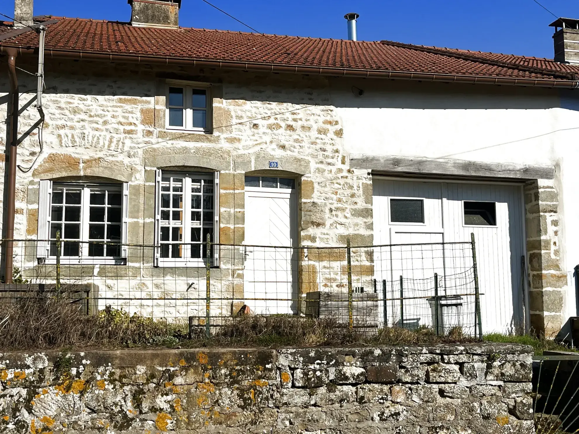 À vendre maison authentique de 156 m² à Colombey-les-Choiseul avec terrasse et volumes généreux 