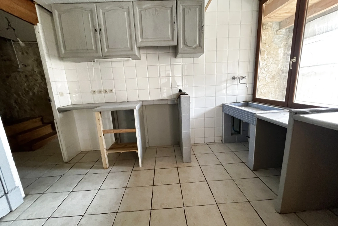 À vendre maison authentique de 156 m² à Colombey-les-Choiseul avec terrasse et volumes généreux 