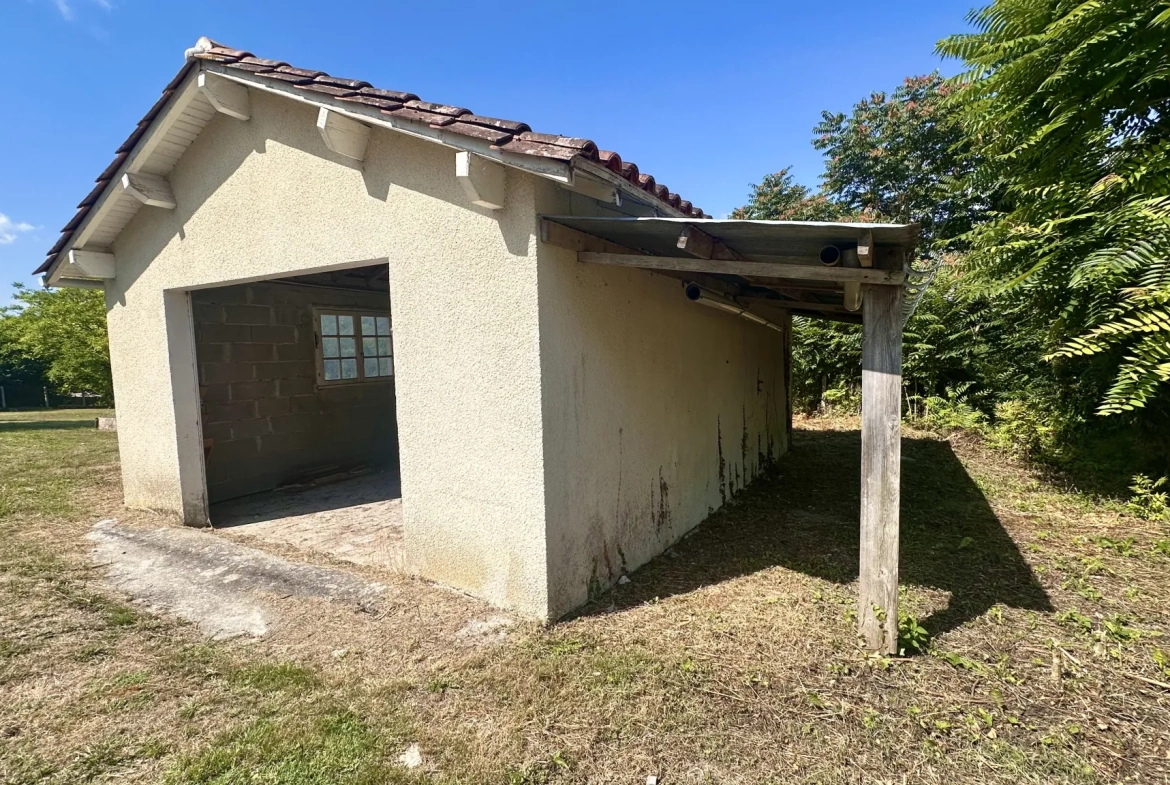 Maison contemporaine rénovée à Riberac avec 4 chambres et vue dégagée 
