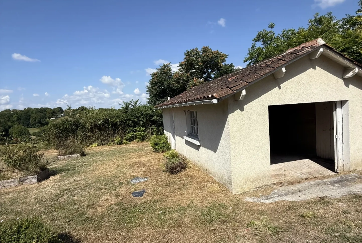 Maison contemporaine rénovée à Riberac avec 4 chambres et vue dégagée 