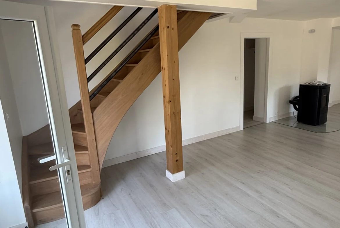 Maison contemporaine rénovée à Riberac avec 4 chambres et vue dégagée 