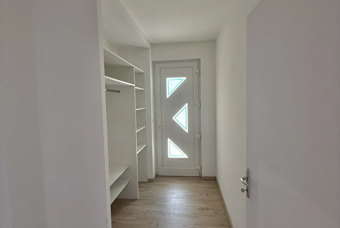 Maison contemporaine rénovée à Riberac avec 4 chambres et vue dégagée 