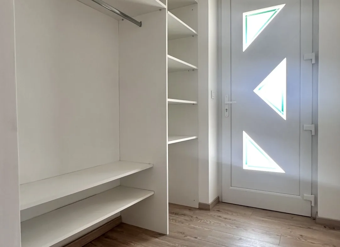 Maison contemporaine rénovée à Riberac avec 4 chambres et vue dégagée 