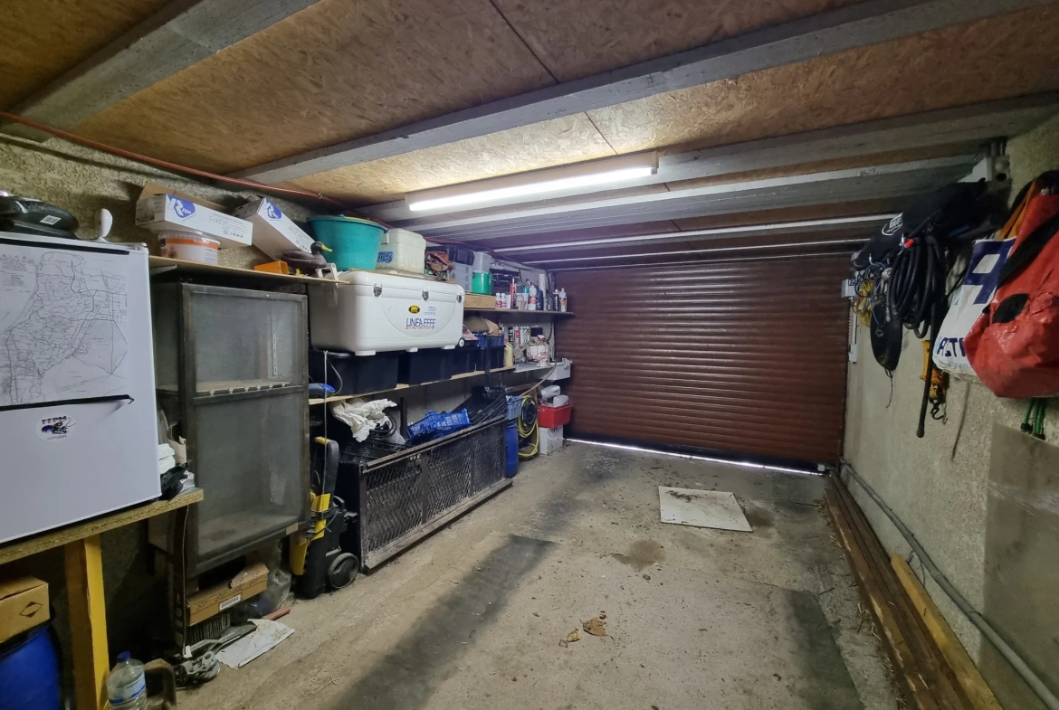 Maison de village de 125 m² avec terrasse à Fleury (11560) - Charme et confort moderne 