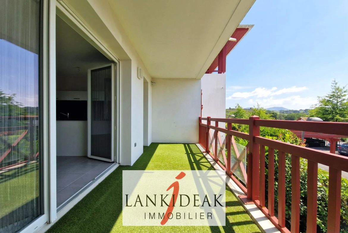 Appartement T3 lumineux de 67 m² à Ustaritz avec terrasse et parking privé 