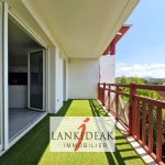 Appartement T3 lumineux de 67 m² à Ustaritz avec terrasse et parking privé