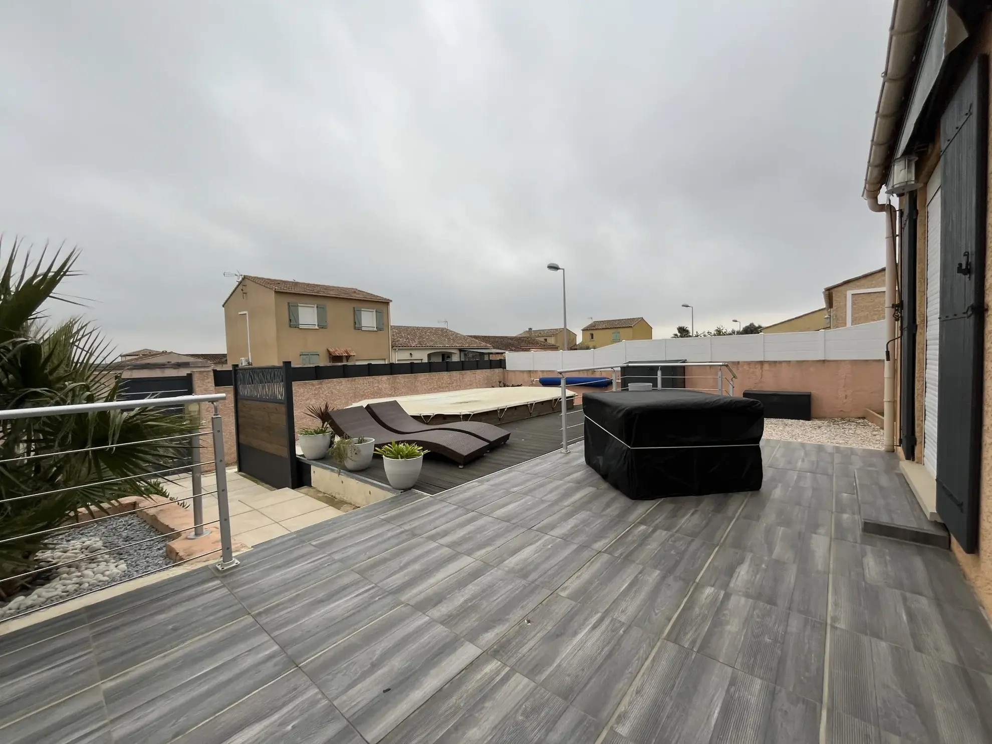 Villa à vendre avec piscine et jardin à Lezignan-Corbières 