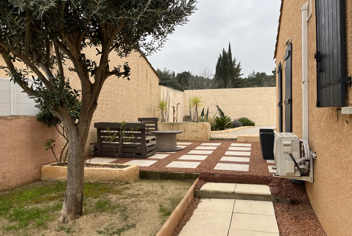 Villa à vendre avec piscine et jardin à Lezignan-Corbières 
