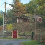 Propriété à réhabiliter avec deux maisons et grand garage à Lacapelle Biron
