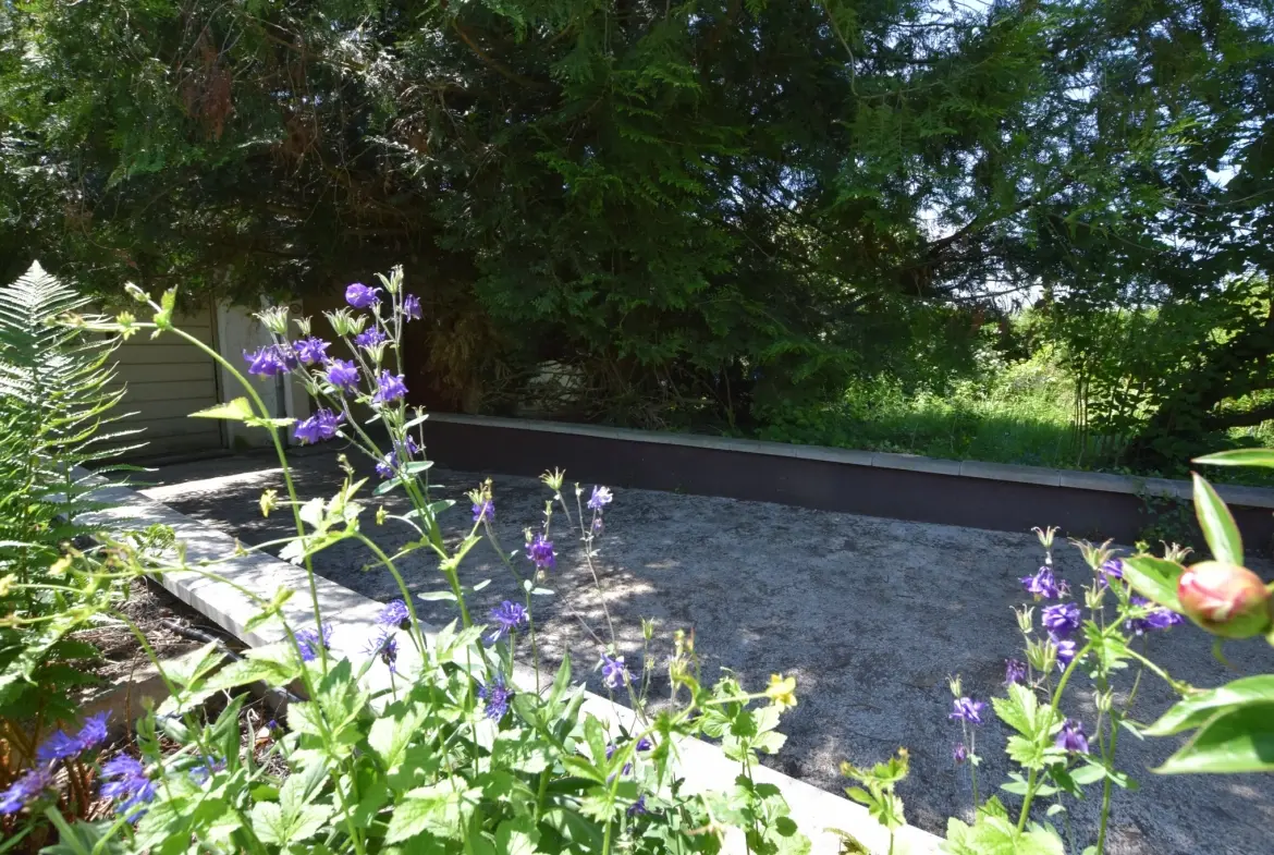 Maison de plain-pied à rénover à Audincourt avec jardin et potentiel 