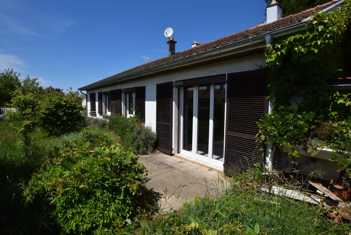 Maison de plain-pied à rénover à Audincourt avec jardin et potentiel 