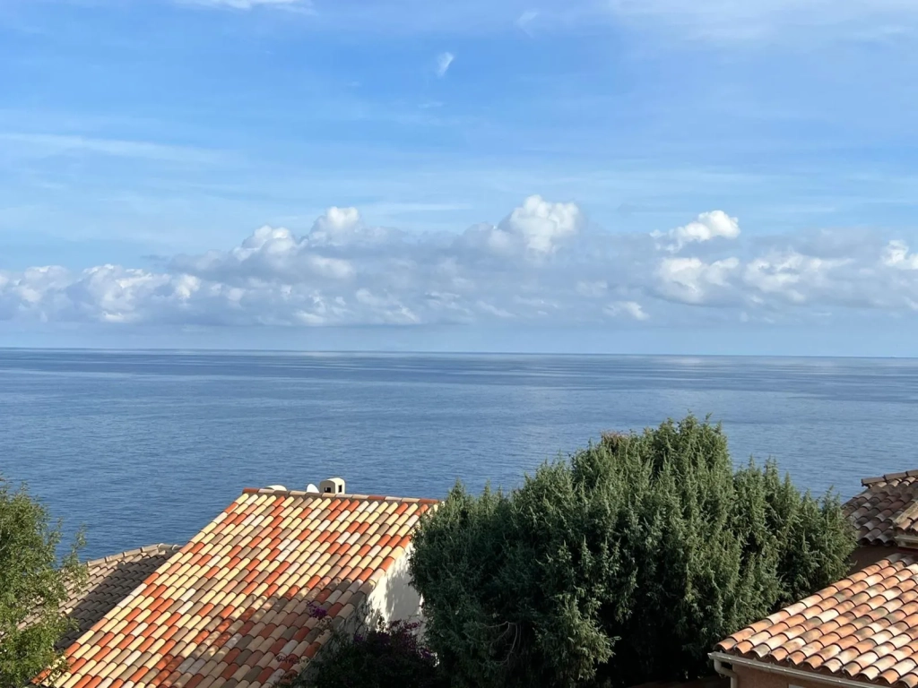Maison à vendre avec vue mer à Solenzara dans domaine privé Cala d'Oru