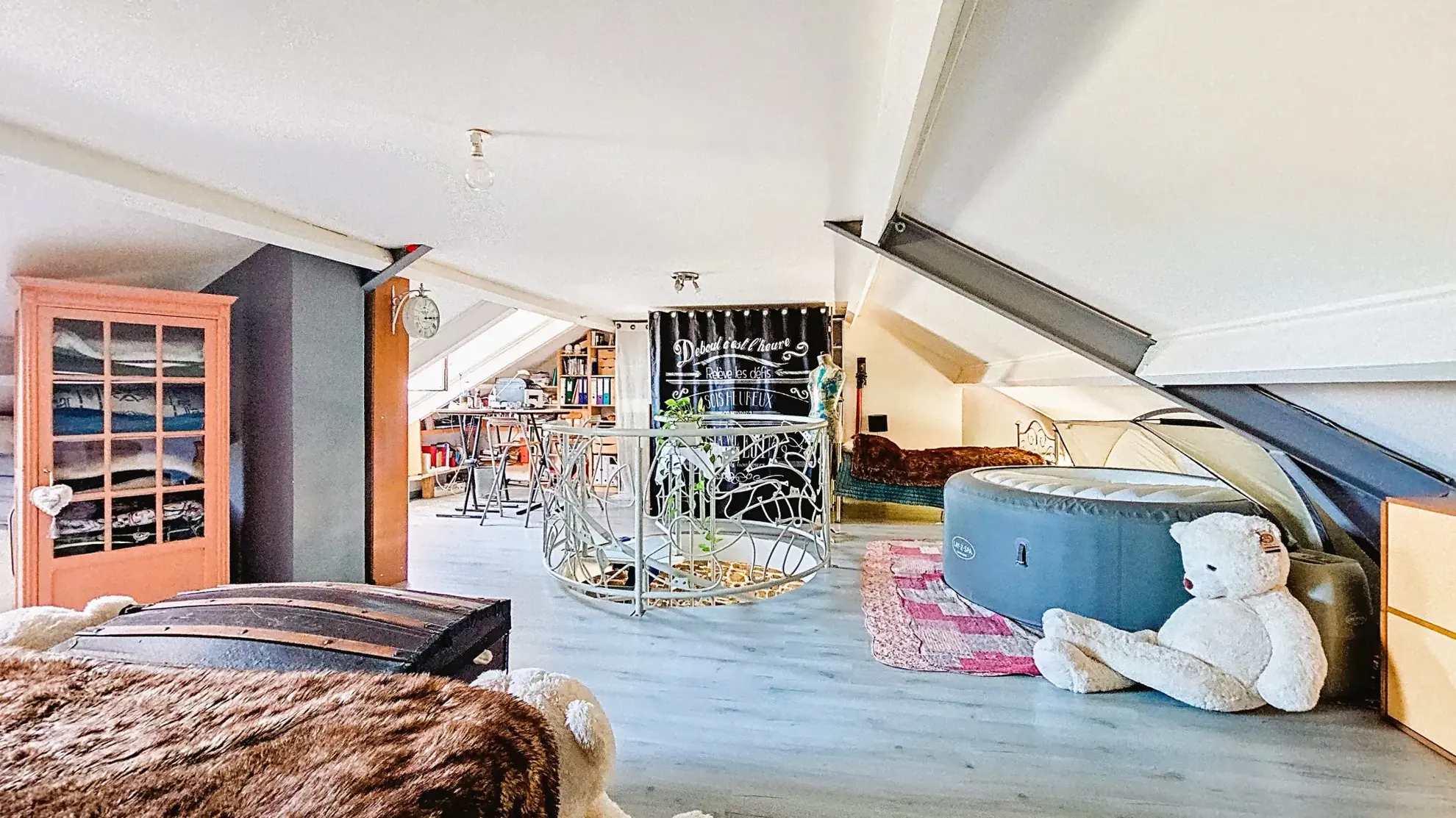 Maison atypique rénovée avec terrasse et vue imprenable à Requista 