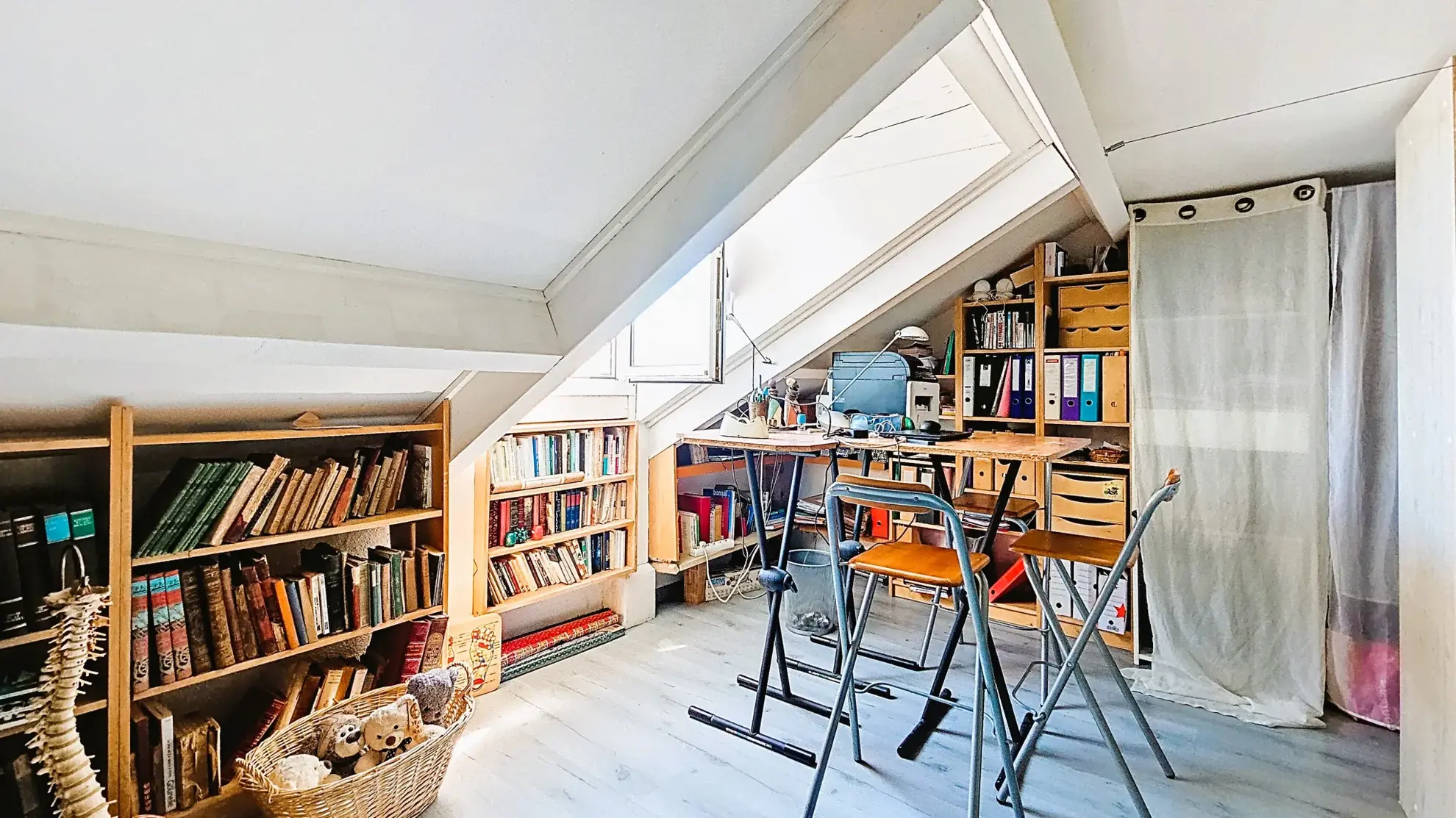 Maison atypique rénovée avec terrasse et vue imprenable à Requista 